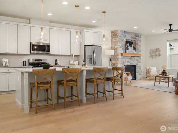 13 160th Place SE, Bothell WA 98012