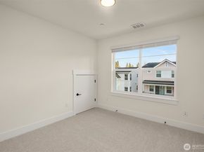 13 160th Place SE, Bothell WA 98012