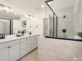 13 160th Place SE, Bothell WA 98012