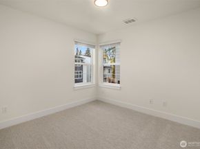 13 160th Place SE, Bothell WA 98012