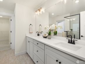 13 160th Place SE, Bothell WA 98012