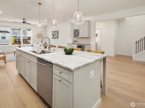 13 160th Place SE, Bothell WA 98012