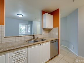 18501 SE Newport Way K245, Issaquah WA 98027