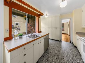 1408 N 48th Street, Seattle WA 98103