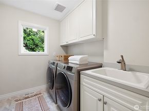 8144 W Mercer Way, Mercer Island WA 98040