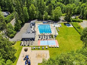 19439 1st Avenue S E4, Normandy Park WA 98148