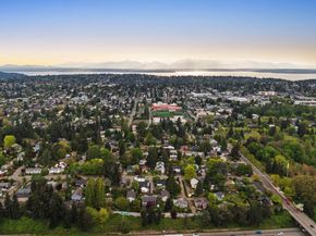 9024 Corliss Avenue N B, Seattle WA 98103
