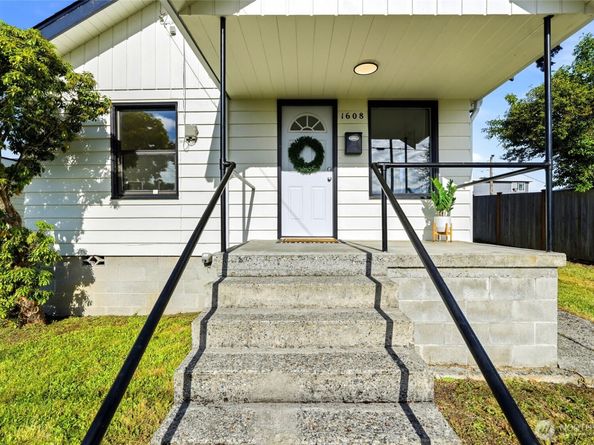 1608 Cedar Street, Everett WA 98201