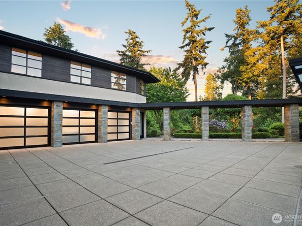 9632 Lake Washington Boulevard NE, Bellevue WA 98004