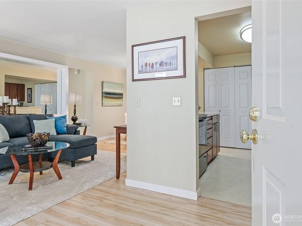 9494 Redmond Woodinville Road NE B208, Redmond WA 98052