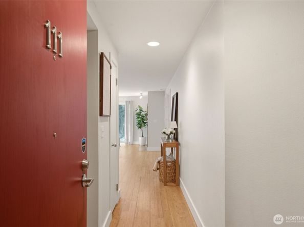 7323 NE Sand Point Way 111, Seattle WA 98115