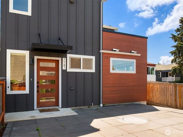 7747 2nd Avenue NE, Seattle WA 98115