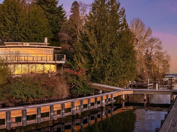 8001 West Mercer Street, Mercer Island WA 98040