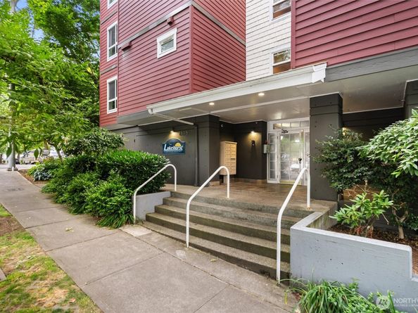 2805 NE 125th Street 304, Seattle WA 98125