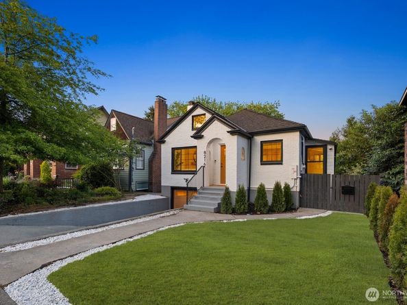 8216 Interlake Avenue N, Seattle WA 98103