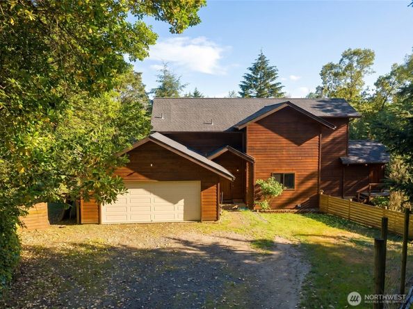 29601 131 Avenue SW, Vashon WA 98070
