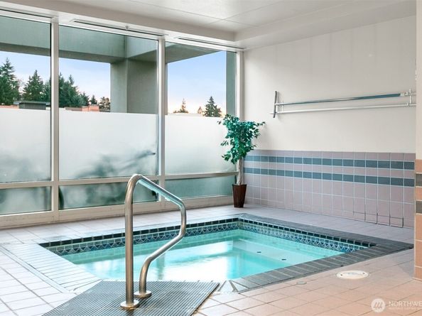 177 NE 107th Avenue 1601, Bellevue WA 98004
