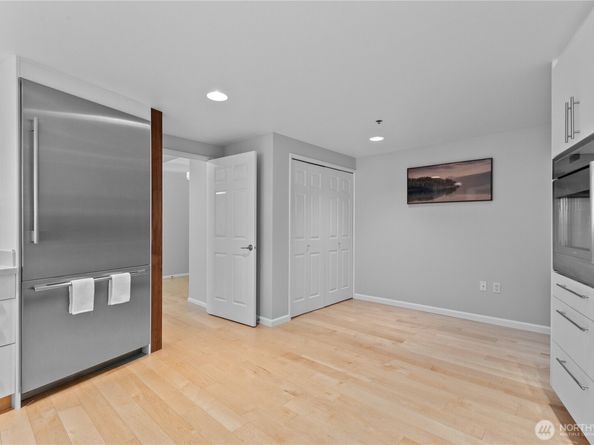 177 NE 107th Avenue 1601, Bellevue WA 98004