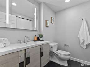177 NE 107th Avenue 1601, Bellevue WA 98004
