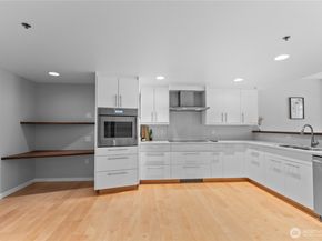 177 NE 107th Avenue 1601, Bellevue WA 98004