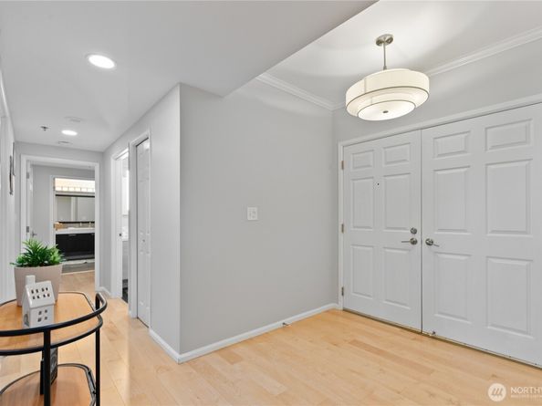 177 NE 107th Avenue 1601, Bellevue WA 98004