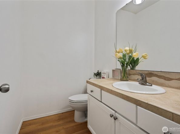 709 142nd Pl SW, Lynnwood WA 98087