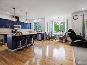 709 142nd Pl SW, Lynnwood WA 98087