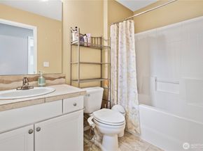 709 142nd Pl SW, Lynnwood WA 98087