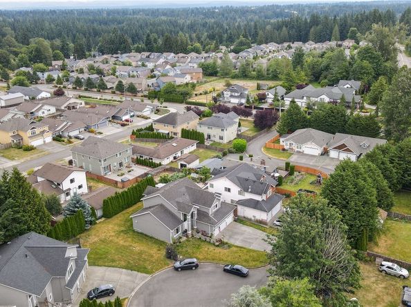 709 142nd Pl SW, Lynnwood WA 98087