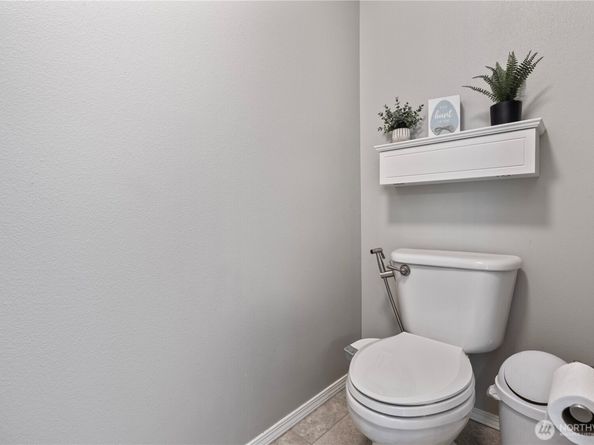709 142nd Pl SW, Lynnwood WA 98087