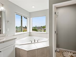 709 142nd Pl SW, Lynnwood WA 98087
