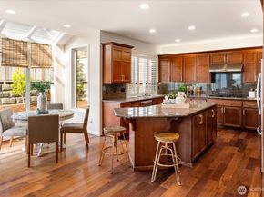 1206 S 36th Place, Renton WA 98055