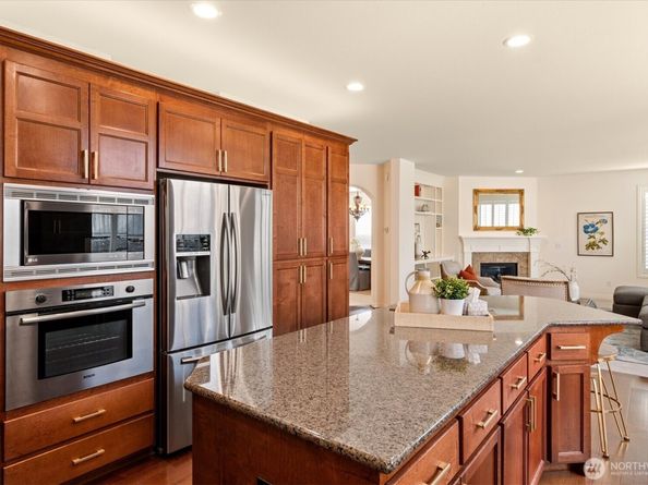 1206 S 36th Place, Renton WA 98055