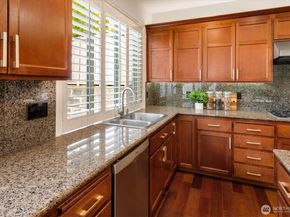 1206 S 36th Place, Renton WA 98055