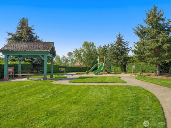 1206 S 36th Place, Renton WA 98055