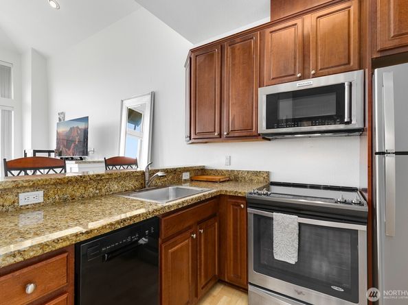 225 Logan Avenue S B355, Renton WA 98057