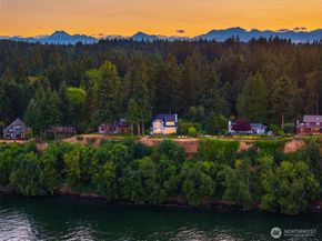 10668 NE Manor Lane, Bainbridge Island WA 98110