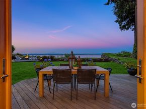 10668 NE Manor Lane, Bainbridge Island WA 98110