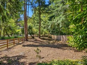 10668 NE Manor Lane, Bainbridge Island WA 98110