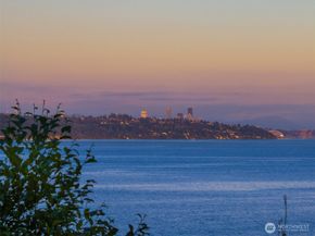 10668 NE Manor Lane, Bainbridge Island WA 98110