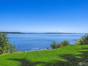 10668 NE Manor Lane, Bainbridge Island WA 98110