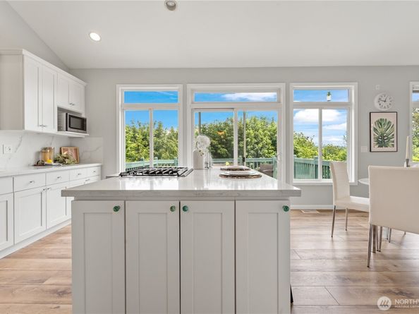15518 129th Avenue NE, Woodinville WA 98072