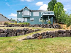 15518 129th Avenue NE, Woodinville WA 98072