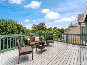 15518 129th Avenue NE, Woodinville WA 98072
