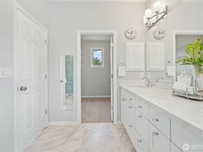 15518 129th Avenue NE, Woodinville WA 98072
