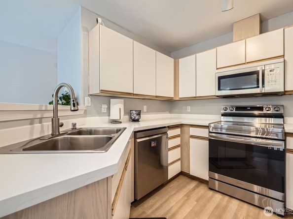 9210 Market Place F202, Lake Stevens WA 98258