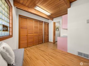 9882 Manitou Beach Drive NE, Bainbridge Island WA 98110
