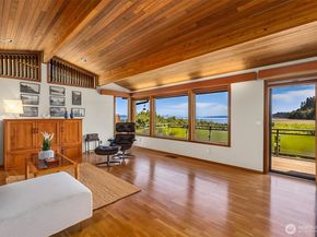 9882 Manitou Beach Drive NE, Bainbridge Island WA 98110