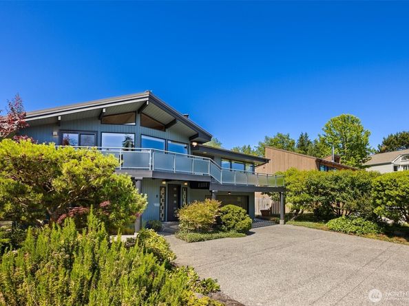 9882 Manitou Beach Drive NE, Bainbridge Island WA 98110