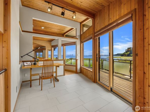 9882 Manitou Beach Drive NE, Bainbridge Island WA 98110